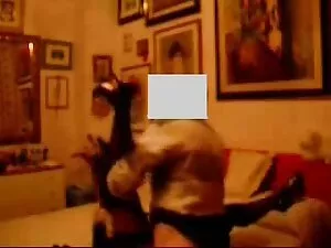 Dos guarras tienen l ...