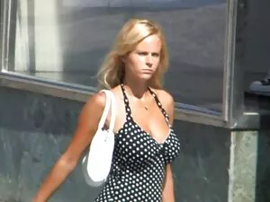 Una dama con máscara ...